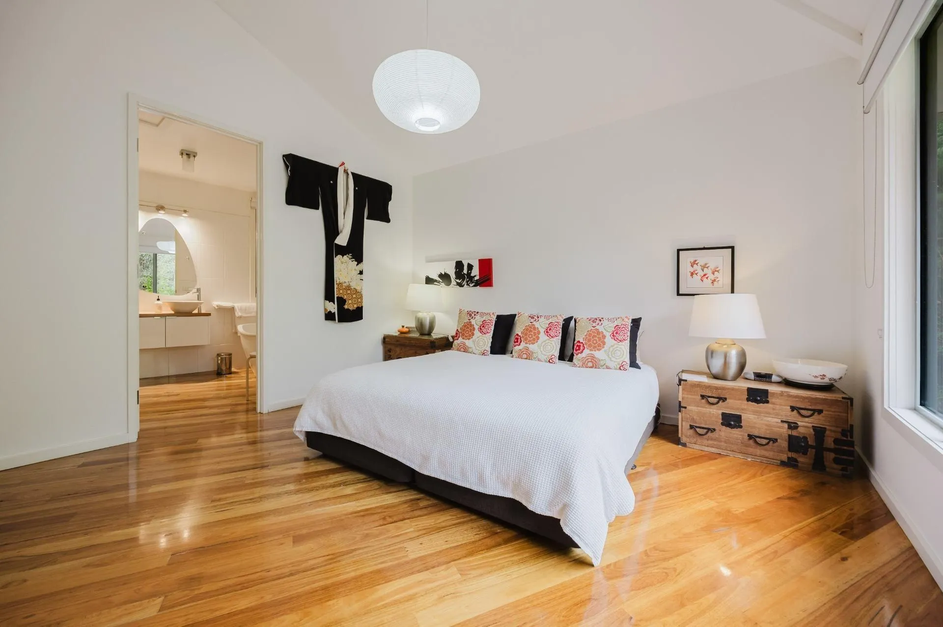 Robin's Nest lounge interior